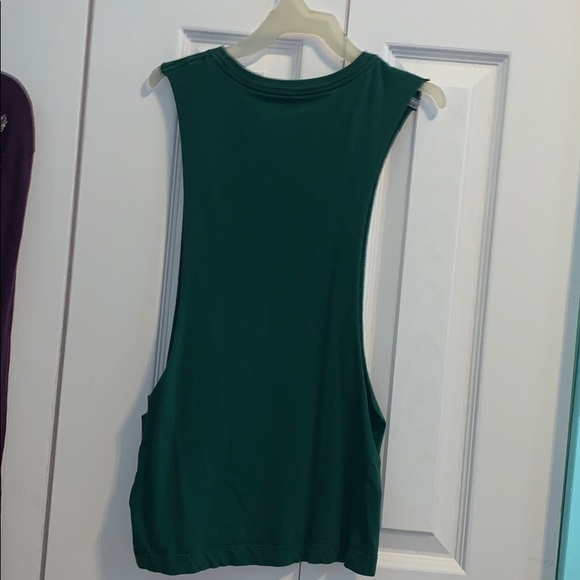 tank top - Picture 3 of 4